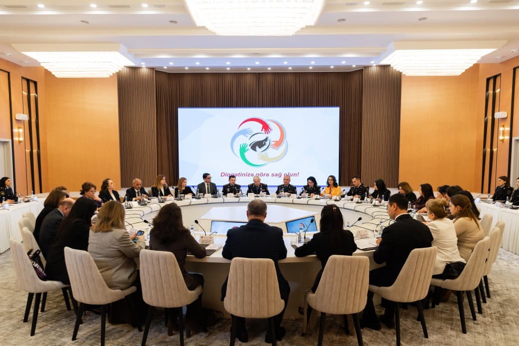 Qadınlara qarşı zorakılıq halları və görülən işlər müzakirə olundu - FOTOLAR (VİDEO)